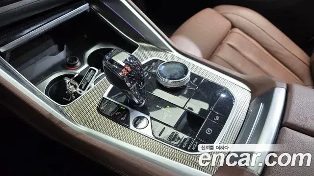 BMW X6 2021 — Photo 16/33