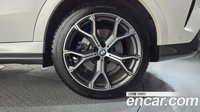 BMW X6 2021 — Photo 7/33