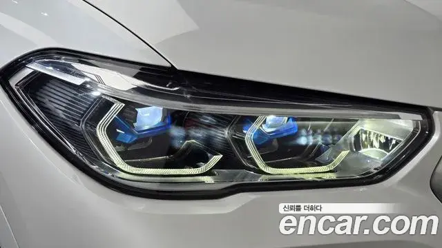 BMW X6 2021 — Photo 10/33