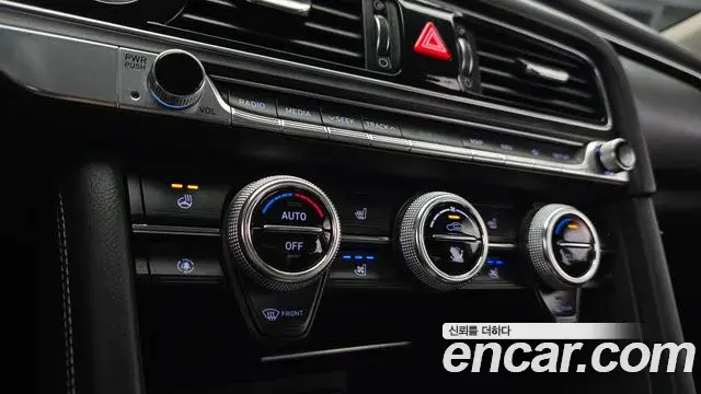 Genesis G70 2019 — Şəkil 13/20