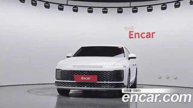 Hyundai Grandeur Hybrid 2023 — ფოტო 22/31