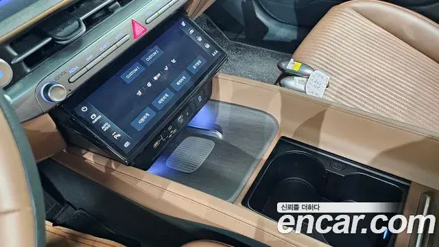 Hyundai Grandeur Hybrid 2023 — ფოტო 2/31