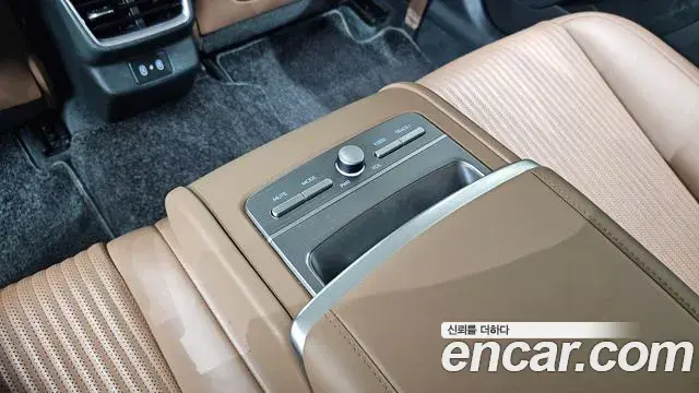 Hyundai Grandeur Hybrid 2023 — ფოტო 24/31