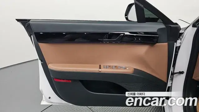 Hyundai Grandeur Hybrid 2023 — ფოტო 30/31