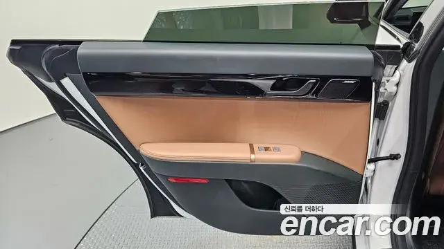 Hyundai Grandeur Hybrid 2023 — ფოტო 25/31
