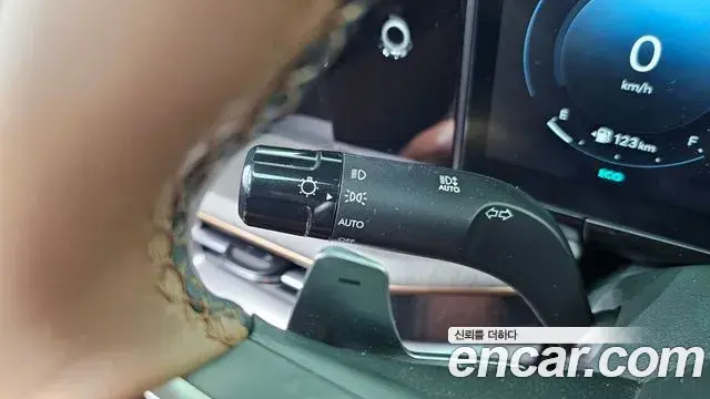 Hyundai Grandeur Hybrid 2023 — ფოტო 16/31
