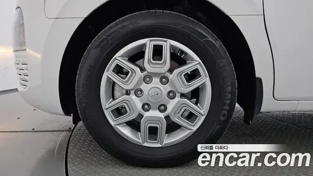 Hyundai Staria 2023 — Фото 5/20