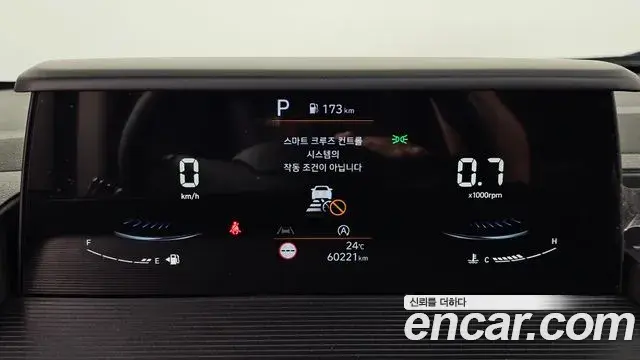 Hyundai Staria 2023 — Фото 8/20
