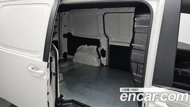 Hyundai Staria 2023 — Фото 11/20