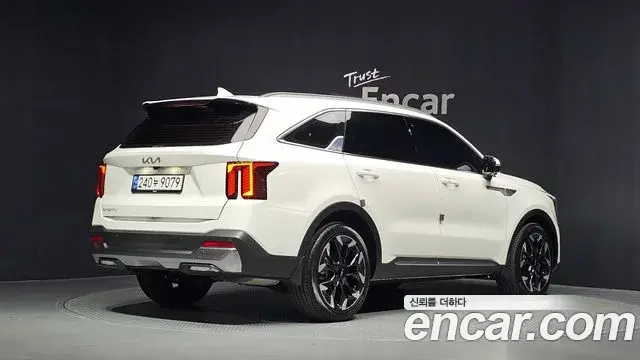 Kia Sorento 2023 — Фото 2/20