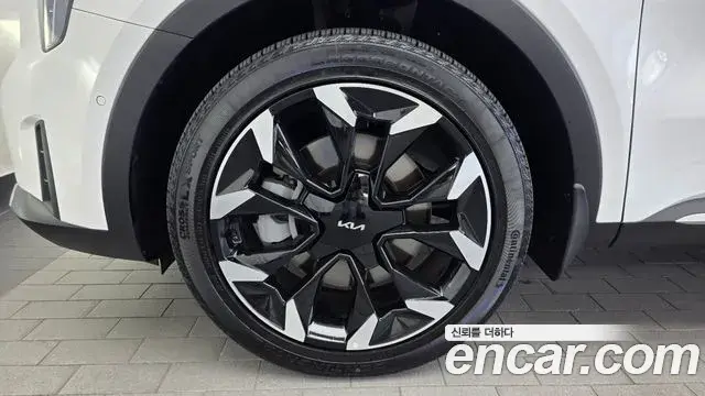 Kia Sorento 2023 — Фото 5/20