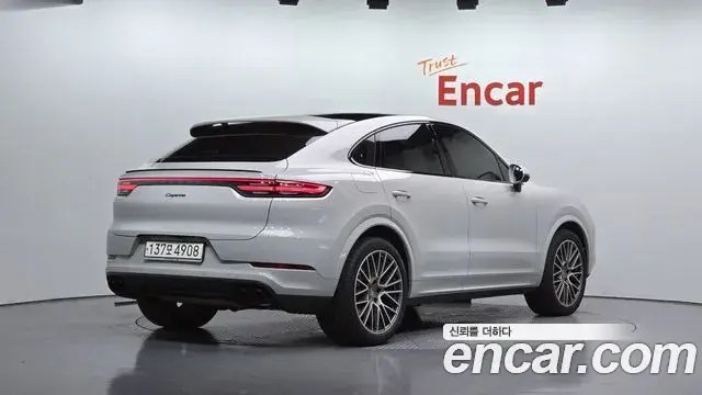 Porsche Cayenne 2022 — Photo 1/30