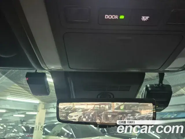 Toyota Alphard 2023 — Şəkil 18/20
