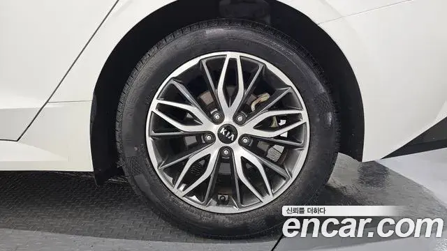 Kia K5 2021 — Photo 19/33