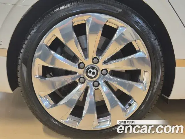 Bentley Flying Spur 2022 — Şəkil 14/20