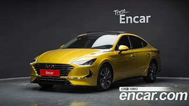 Hyundai Sonata 2019 — Фото 1/20