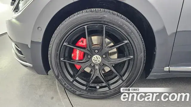 Volkswagen Arteon 2019 — Şəkil 15/20