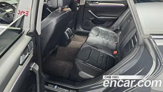 Volkswagen Arteon 2019 — Şəkil 14/20