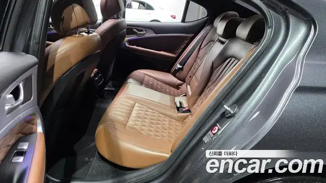 Genesis G70 2019 — Photo 24/31