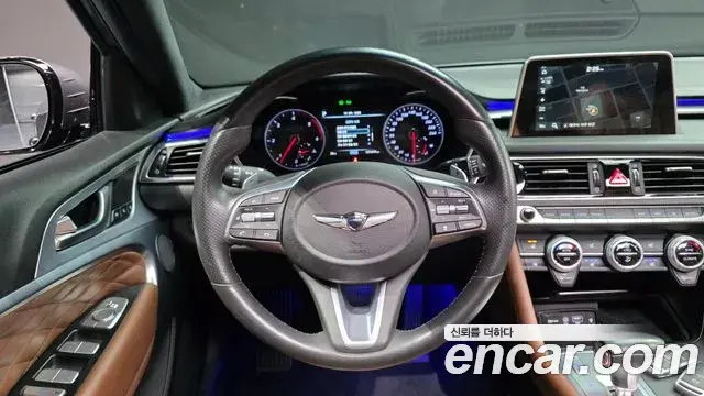 Genesis G70 2019 — Photo 11/31