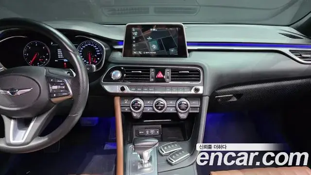 Genesis G70 2019 — Photo 15/31