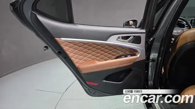 Genesis G70 2019 — Photo 13/31