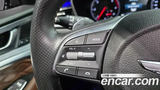 Genesis G70 2019 — Photo 16/31
