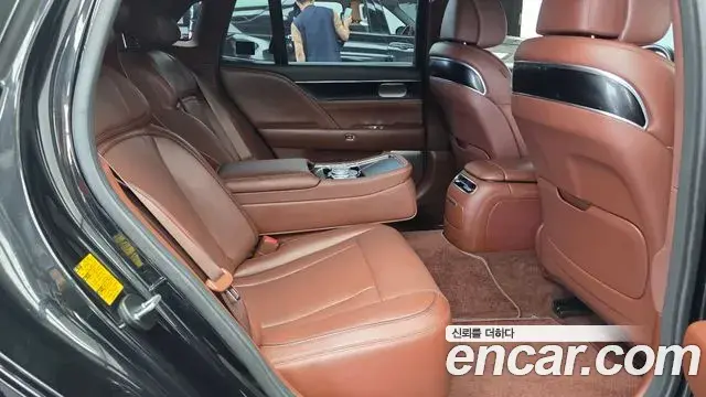 Genesis G90 2022 — Фото 12/20