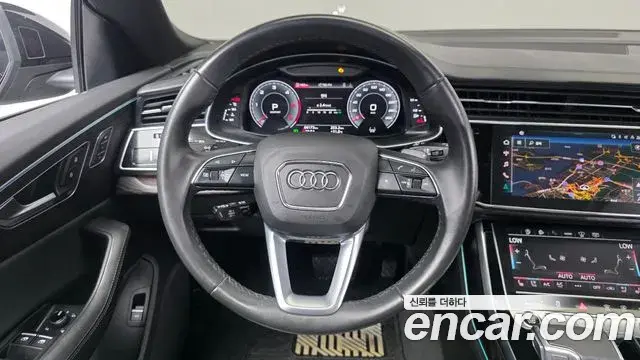 Audi Q8 2022 — Şəkil 10/36