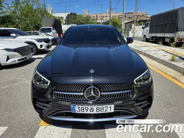 Mercedes-Benz E-Class 2021 — Photo 3/20