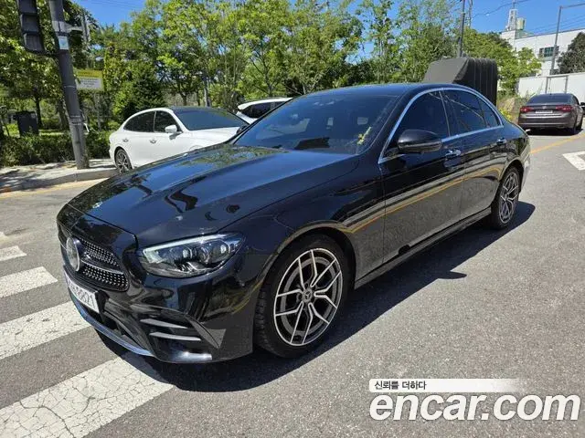 Mercedes-Benz E-Class 2021 — Photo 18/20