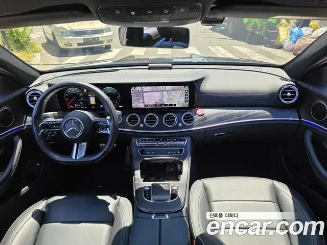 Mercedes-Benz E-Class 2021 — Photo 16/20