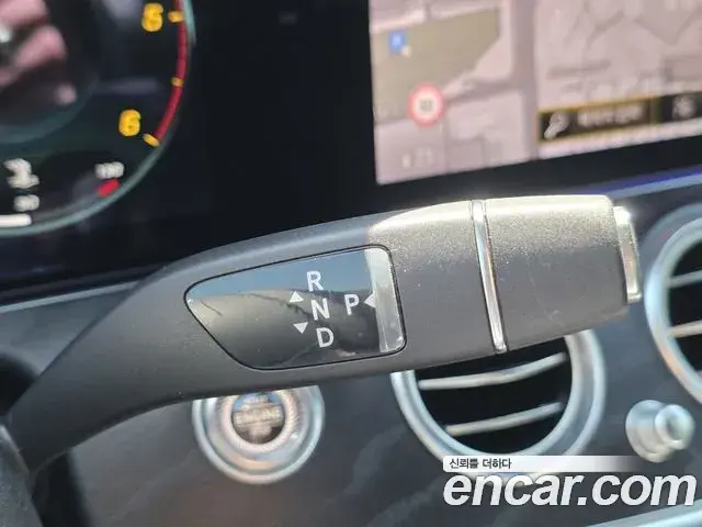 Mercedes-Benz E-Class 2021 — Photo 4/20