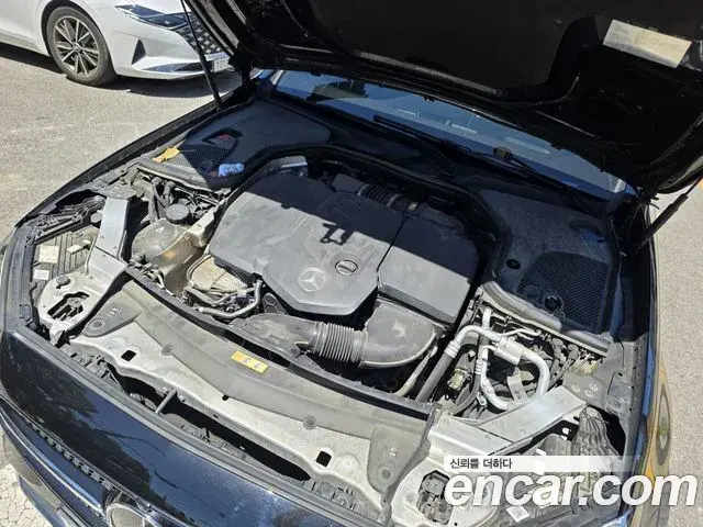 Mercedes-Benz E-Class 2021 — Photo 7/20