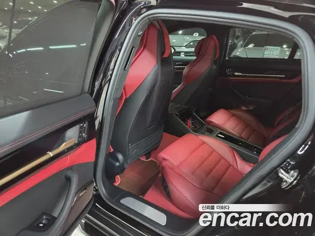 Porsche Panamera 2024 — Şəkil 7/20