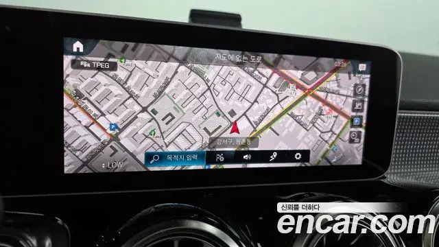 Mercedes-Benz GLB-Class 2020 — Фото 13/20