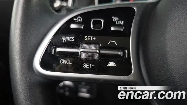 Mercedes-Benz GLB-Class 2020 — Фото 18/20