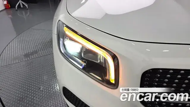 Mercedes-Benz GLB-Class 2020 — ფოტო 13/29