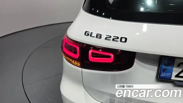 Mercedes-Benz GLB-Class 2020 — ფოტო 18/29