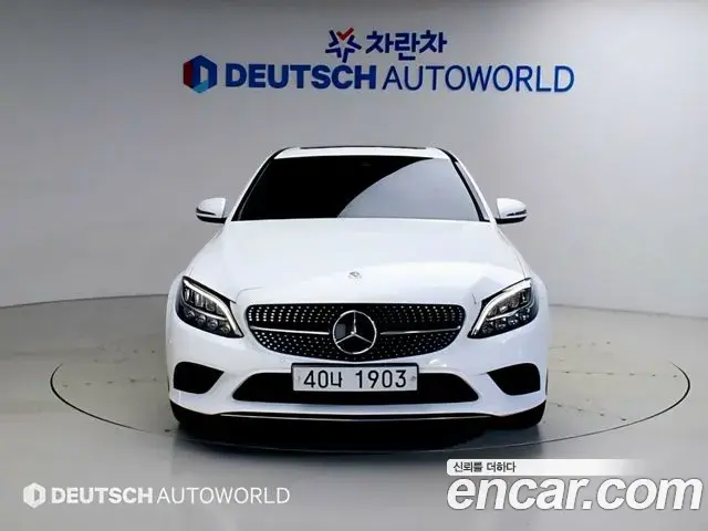 Mercedes-Benz C-Class 2019 — Photo 17/20