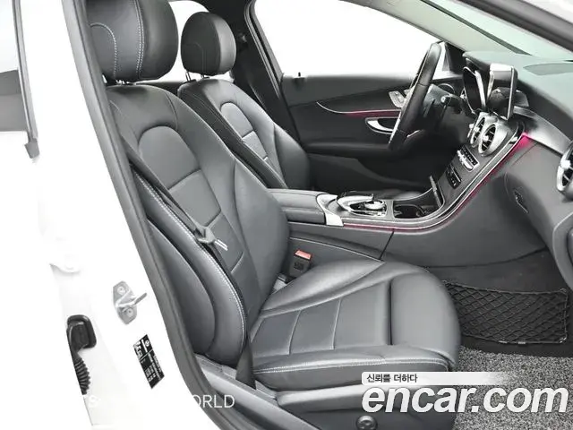 Mercedes-Benz C-Class 2019 — Photo 9/20