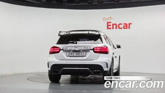 Mercedes-Benz GLA-Class 2018 — Photo 24/33