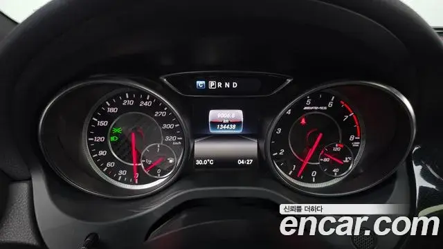 Mercedes-Benz GLA-Class 2018 — Photo 32/33