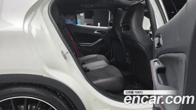 Mercedes-Benz GLA-Class 2018 — Photo 1/33