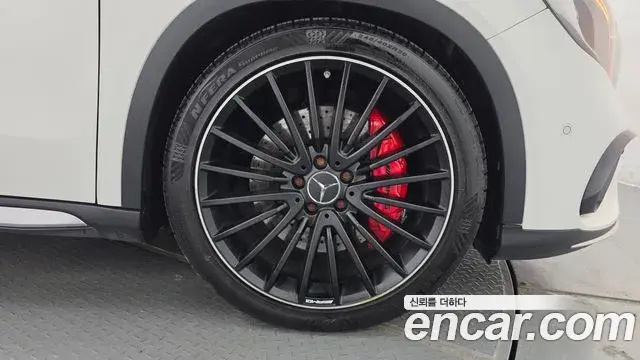 Mercedes-Benz GLA-Class 2018 — Photo 16/33