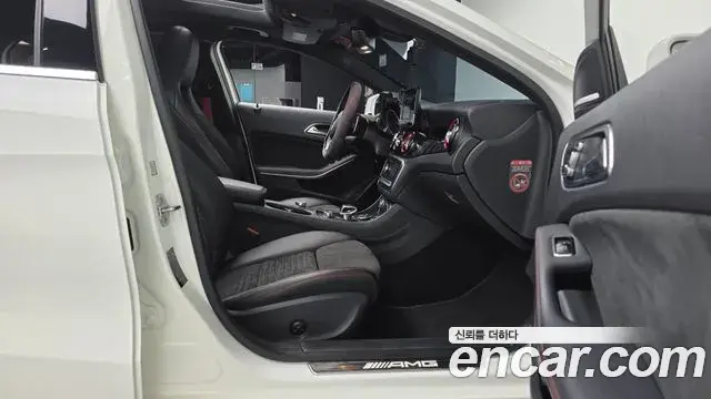Mercedes-Benz GLA-Class 2018 — Photo 5/33