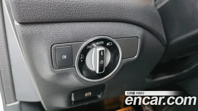 Mercedes-Benz GLA-Class 2018 — Photo 6/33
