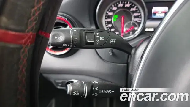 Mercedes-Benz GLA-Class 2018 — Photo 9/33