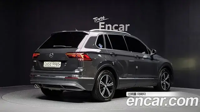 Volkswagen Tiguan 2019 — Photo 6/33