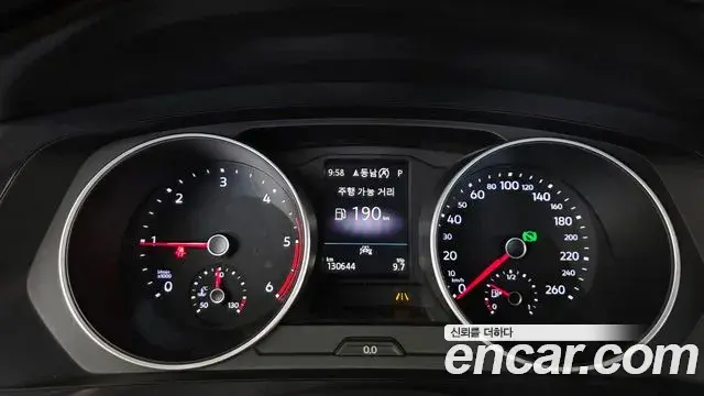 Volkswagen Tiguan 2019 — Photo 17/33